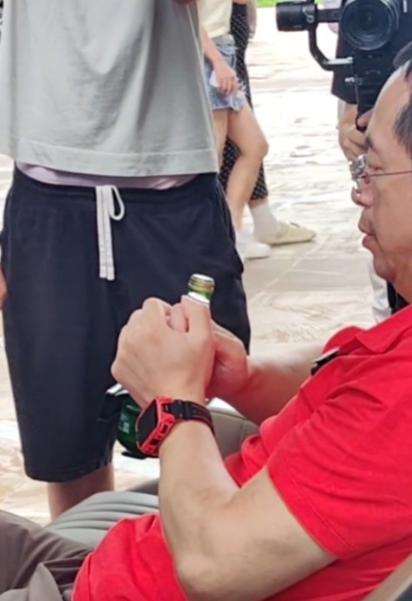 周鸿祎出事了！试驾埃安新车被夹手，到底是谁的锅？