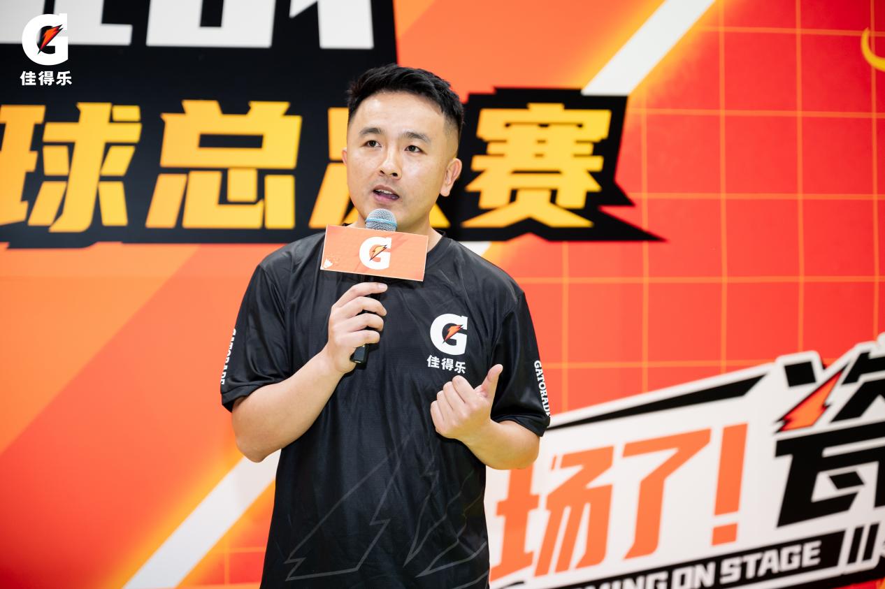 王小羽空降佳得乐G刻挑战北京区域羽毛球总决赛现场